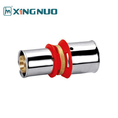 Fittings di compressione in ottone per applicazioni industriali resistenti a pressioni fino a 150 PSI